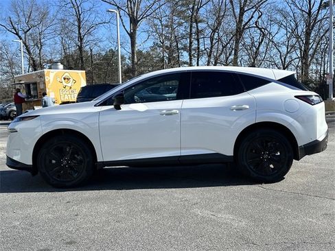 Used 2025 Nissan Murano SV image 23