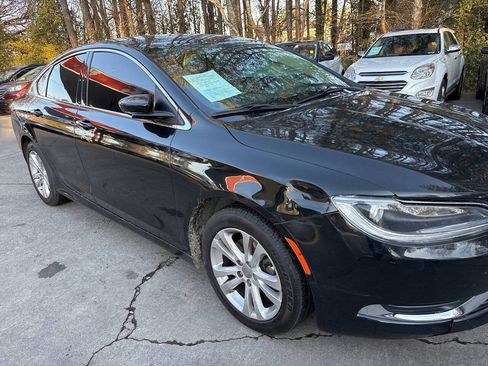 Used 2016 Chrysler 200 Limited FWD image 4