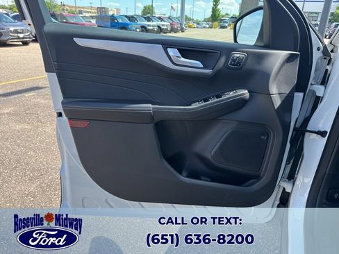 Used 2023 Ford Escape Platinum w/ Premium Technology Package AWD/4WD image 28