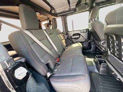 Used 2022 Jeep Wrangler Unlimited Rubicon AWD/4WD image 32