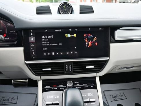 Used 2021 Porsche Cayenne Turbo S AWD/4WD image 32