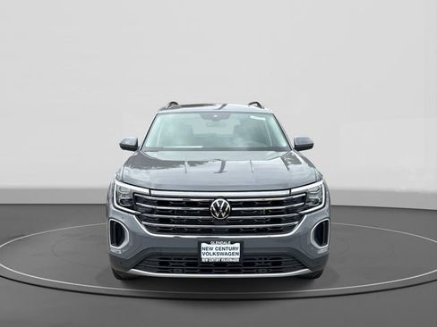 New 2026 Volkswagen Atlas SE FWD image 2