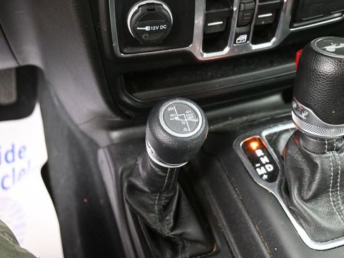 Used 2024 Jeep Wrangler Unlimited w/ Convenience Group image 29