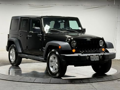 Used 2018 Jeep Wrangler Unlimited Sport S AWD/4WD image 5
