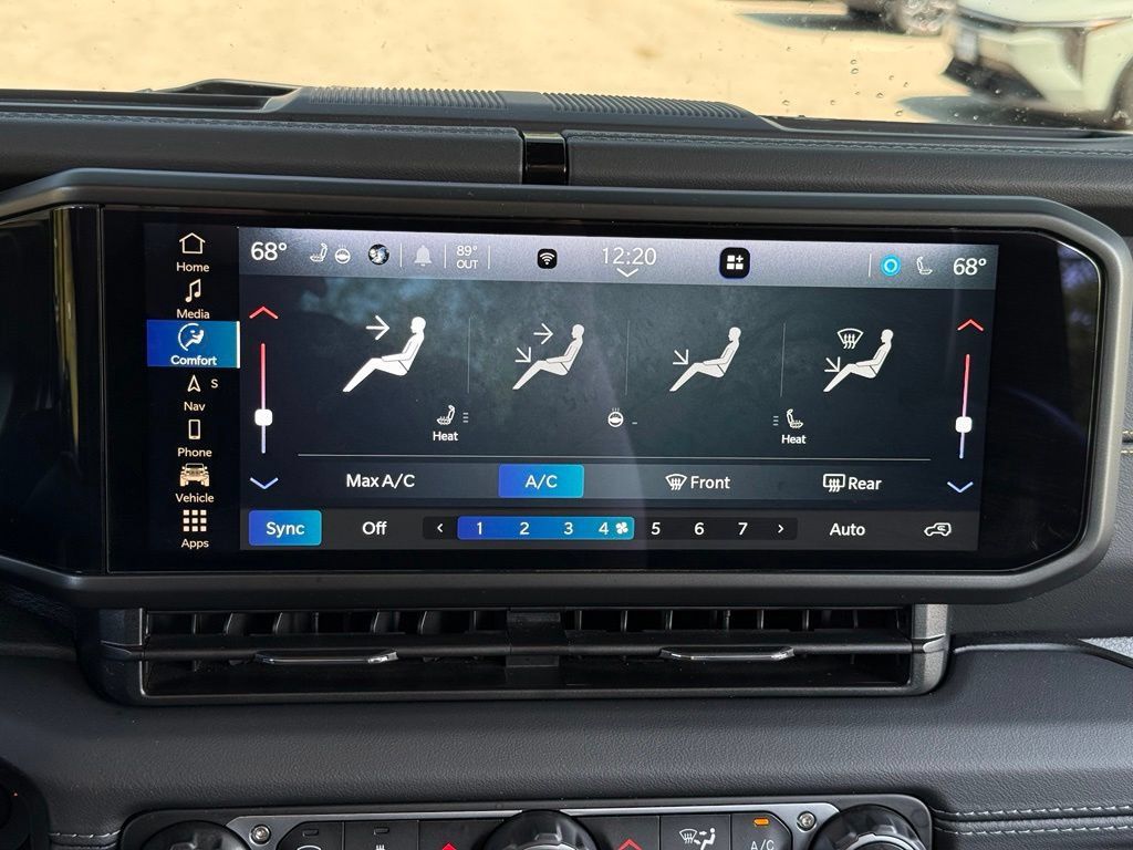 Used 2024 Jeep Wrangler Unlimited Sahara w/ Technology Group AWD/4WD image 35