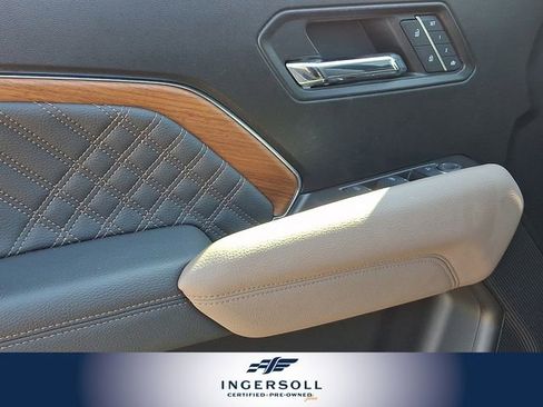 Used 2024 GMC Canyon Denali image 20