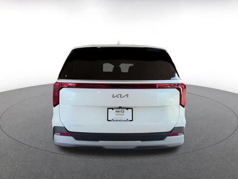 Used 2026 Kia Carnival FWD image 10