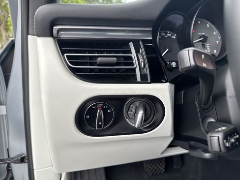 Used 2023 Porsche Macan S AWD/4WD image 30