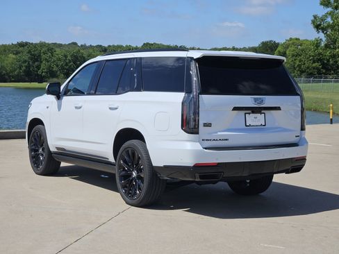 New 2026 Cadillac Escalade Platinum Sport w/ LPO, ONYX Package AWD/4WD image 4