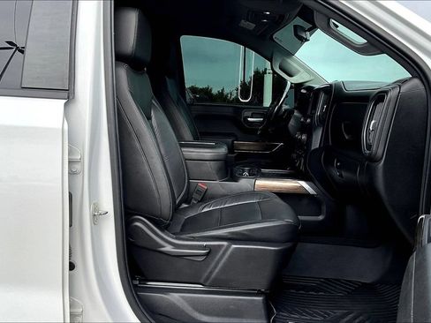 Used 2020 Chevrolet Silverado 1500 LT Trail Boss AWD/4WD image 7