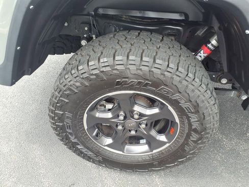 Used 2022 Jeep Gladiator Rubicon w/ LED Lighting Group AWD/4WD image 29