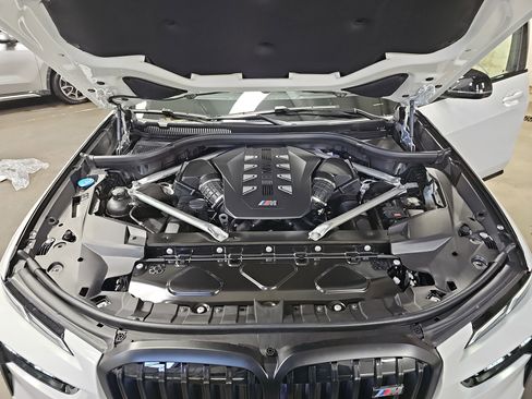 New 2026 BMW X7 M60i image 31