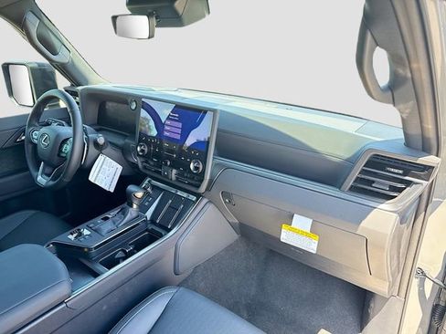 New 2026 Lexus GX 550 AWD/4WD image 15
