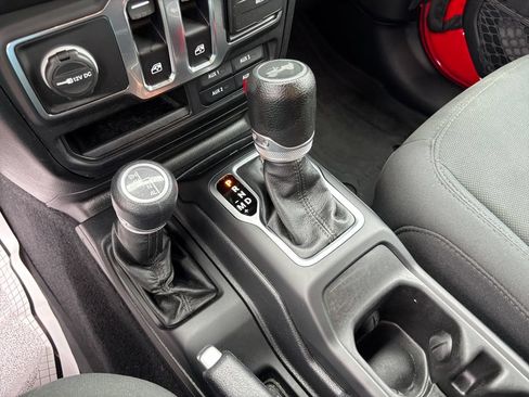 Used 2021 Jeep Wrangler Sport AWD/4WD image 28