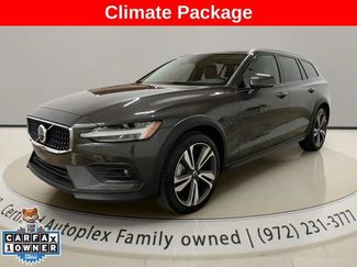 Used 2025 Volvo V60 B5 Cross Country Plus AWD/4WD video 1
