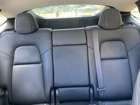 Used 2023 Tesla Model Y Long Range image 40