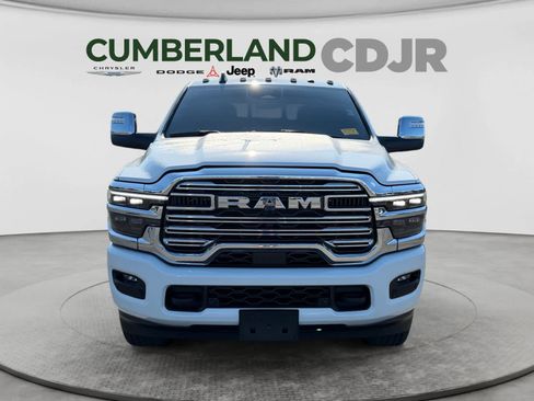 Used 2025 RAM 2500 Laramie AWD/4WD image 9