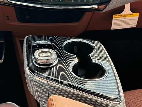 New 2027 Cadillac Optiq Premium Luxury w/ LPO, Floor Liner Package AWD/4WD image 4