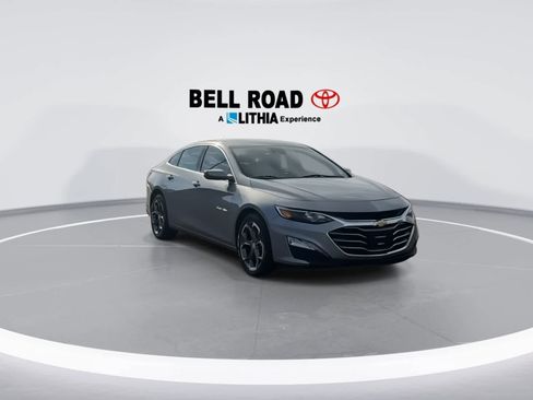 Used 2024 Chevrolet Malibu LT image 2