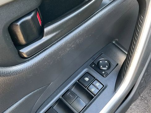 Used 2019 Toyota RAV4 LE image 17