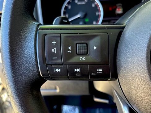 Used 2024 Nissan Rogue S FWD image 13