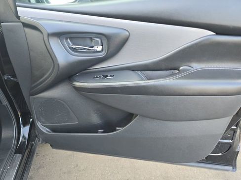 Used 2023 Nissan Murano SV w/ SV Midnight Edition Package image 18