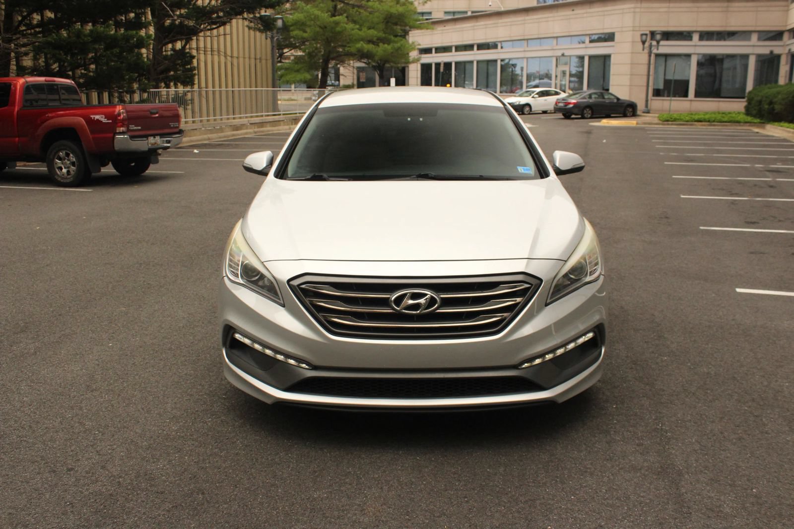 Used 2015 Hyundai Sonata Sport w/ Option Group 04 FWD image 3