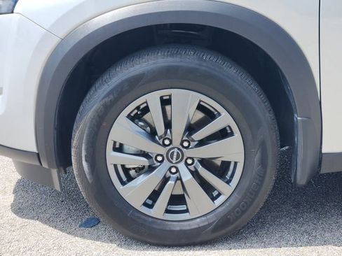 Used 2025 Nissan Pathfinder S FWD image 7