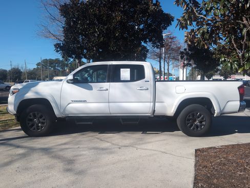 Certified 2020 Toyota Tacoma SR5 image 7
