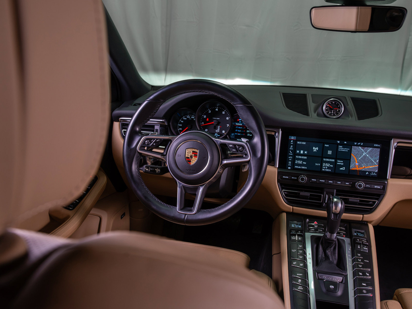 Used 2020 Porsche Macan AWD/4WD image 14