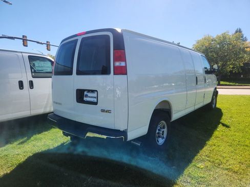 New 2025 GMC Savana 2500 Extended w/ Enhanced Convenience Package RWD image 3