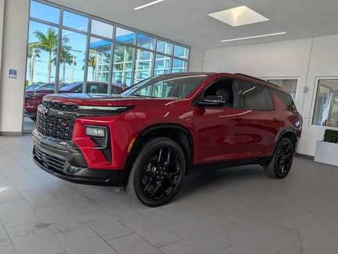 Certified 2024 Chevrolet Traverse RS image 3