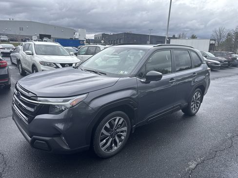 Used 2025 Subaru Forester Touring AWD/4WD image 10