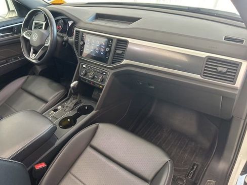 Used 2021 Volkswagen Atlas Cross Sport SE w/ Panoramic Sunroof Package image 14