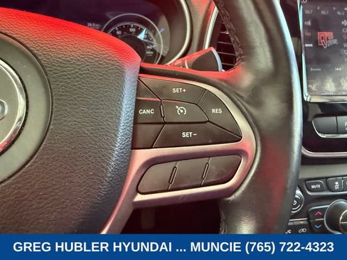 Used 2019 Jeep Cherokee Limited w/ Trailer Tow Group AWD/4WD image 17