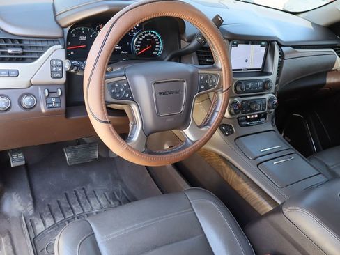 Used 2018 GMC Yukon XL Denali w/ Denali Ultimate Package AWD/4WD image 12