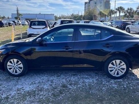Used 2025 Nissan Sentra S image 5