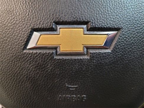 Used 2022 Chevrolet Traverse LT image 26