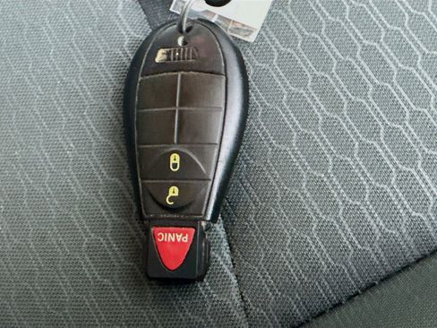 Used 2017 RAM 1500 Classic SLT image 31