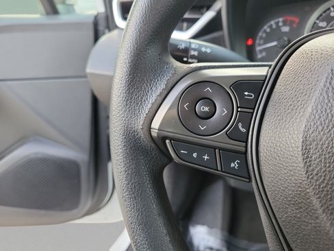 Used 2022 Toyota Corolla LE FWD image 25