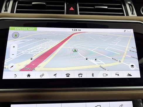 Used 2020 Land Rover Range Rover HSE image 15