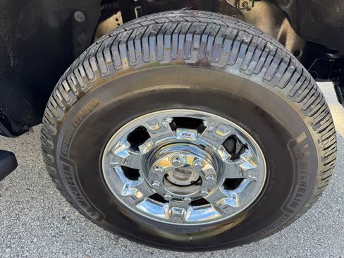 Used 2016 Ford F250 XLT w/ XLT Premium Package image 9