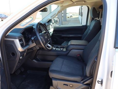 Used 2022 Ford Expedition Max XLT image 9