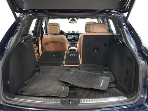 Used 2022 Porsche Macan image 32