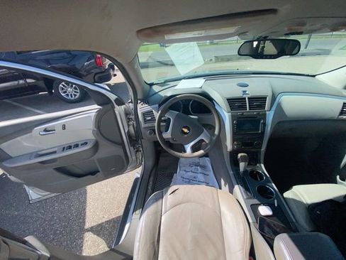 Used 2011 Chevrolet Traverse LT w/ Personal Connectivity Package FWD image 27