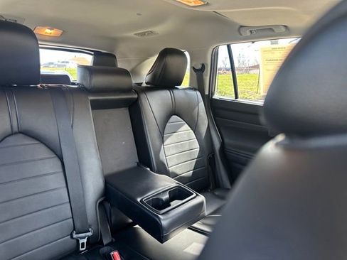 Used 2022 Toyota Highlander XLE image 15
