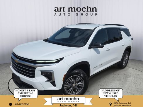 Used 2025 Chevrolet Traverse LT AWD/4WD image 1