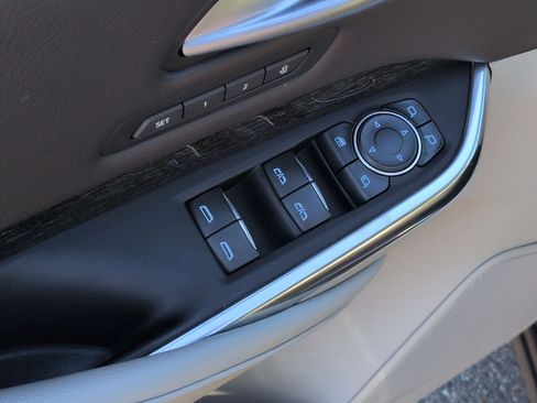 Used 2023 Cadillac XT4 Premium Luxury image 15