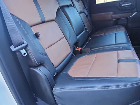 Used 2020 Chevrolet Silverado 2500 High Country w/ Technology Package image 22