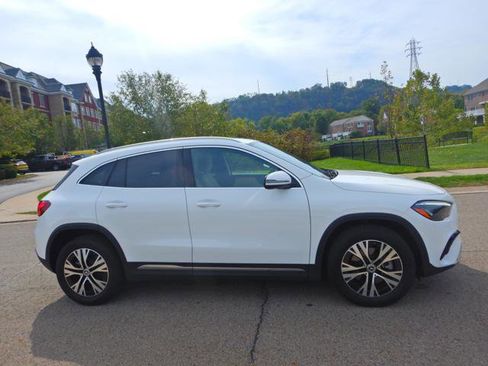 Used 2025 Mercedes-Benz GLA 250 4MATIC image 9